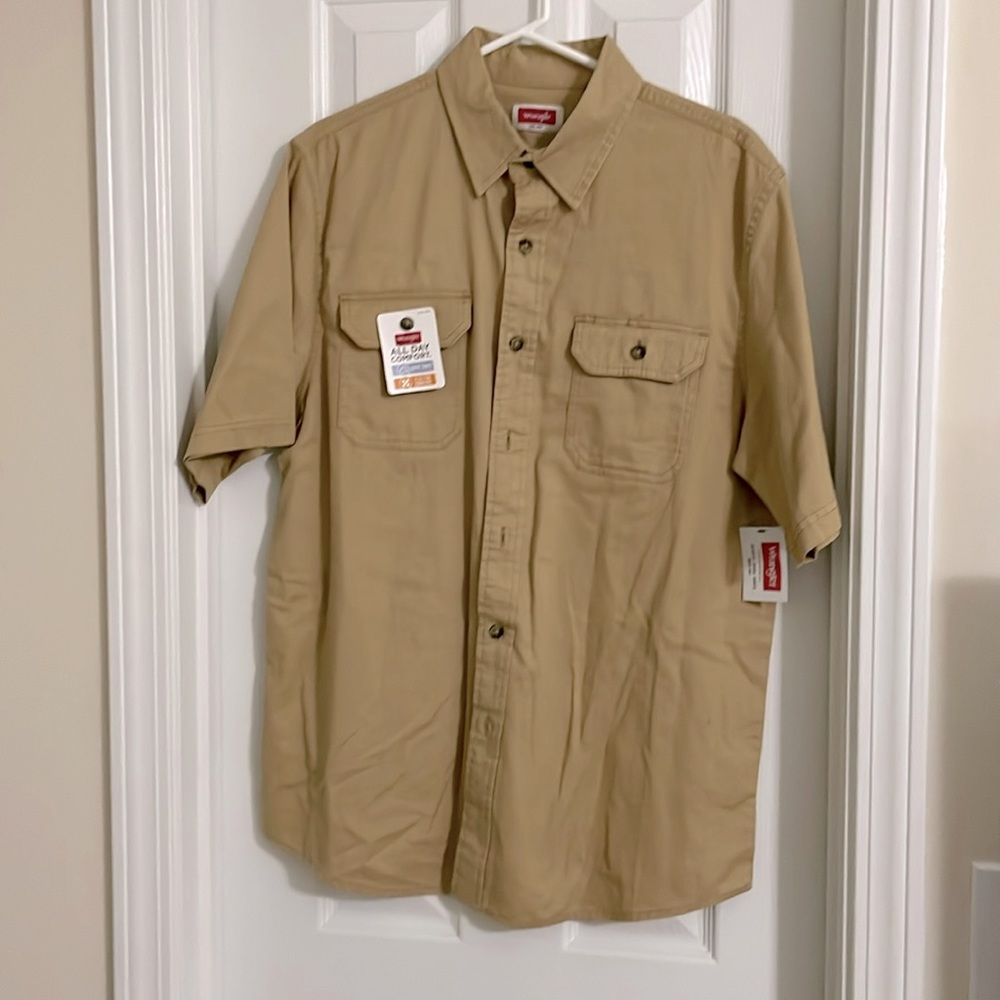 Wrangler Relaxed Fit Button-down Short Sleeve Shirt - Khaki Tan